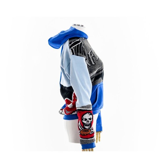 Tampa Bay Buccaneers Fashion ReWork NFL Tapestry Blanket Hoodie - Picture 3 of 8